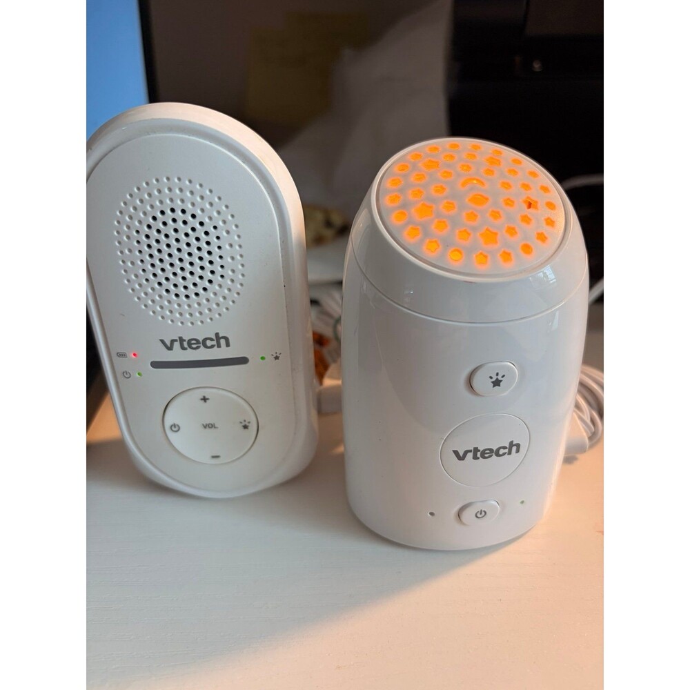 VTech TM8112-2 Digital Audio Monitor with Glow-on-the-Ceiling Night Light